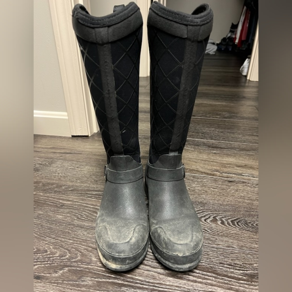 Women's muck boots